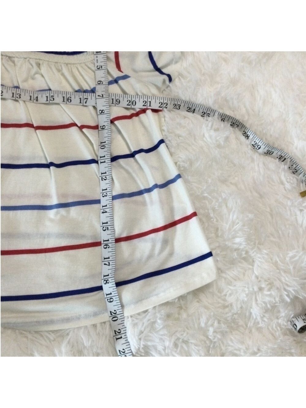 SO on or off shoulder short sleeve top Woman’s Juniors XL white blue red - Picture 7 of 15